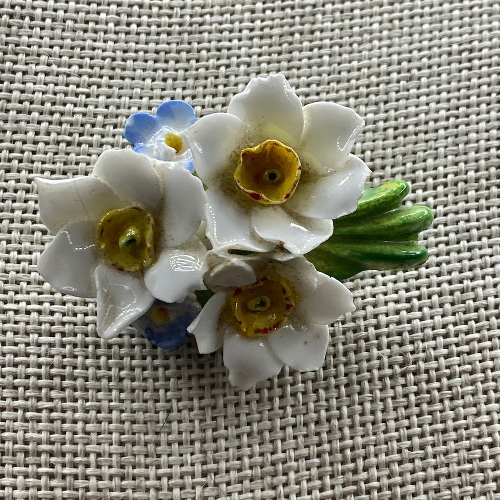 Vintage Denton China floral brooch pin